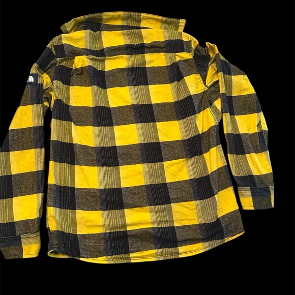 The North Face Plaid Yellow and Black Casual Button Down Shirt Men’s Small - Picture 2 of 7